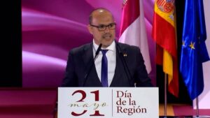 Bellido ensalza la región como un «oasis de respeto» en un país que depende de «quienes no creen en él»