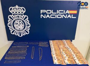 Dos detenidos por presunta estafa a tres establecimientos con joyería falsa en Albacete