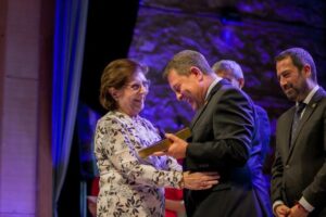 El Gobierno regional transmite sus condolencias a la familia y amigos de Rubí Sanz en este doloroso momento.