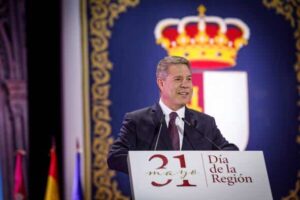 García-Page: "Apostar por el todo vale conduce a un mundo donde nada tiene valor"