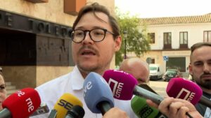 Iu c-lm anuncia que no acudirá al acto institucional por el Día de la Región