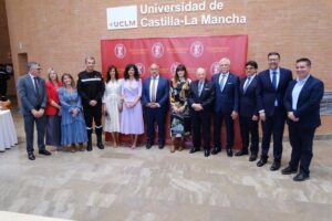 Rozalén y la UME agradecen y celebran los premios ‘Reconocimientos’ del Consejo Social de la UCLM