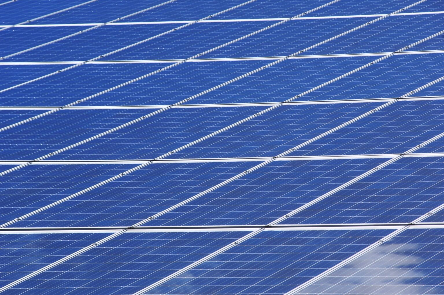 ADEL impulsa las renovables en la Sierra Norte con 200.000 euros en ayudas