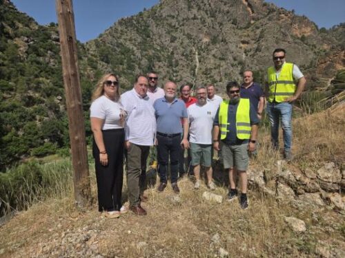 Avanzan a buen ritmo las obras de reconstrucción del muro de la carretera de Ayna para mejorar la seguridad vial y el paisaje.