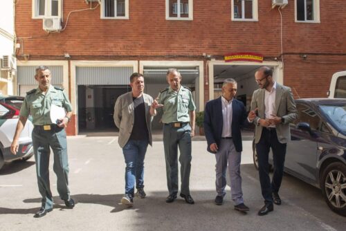Cabañero destina 300.000 euros para la mejora de las casas-cuartel de la Guardia Civil en la provincia en un refuerzo de colaboración