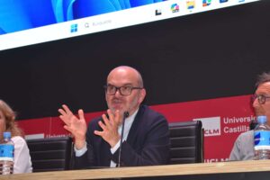 Clausura de las III Jornadas de Tabaquismo por el Diputado Provincial de Sanidad en la Facultad de Farmacia