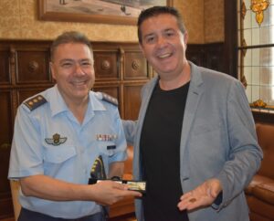 Despedida al Coronel de Maestranza por el Presidente de la Diputación en Visperas de su Relevo