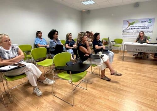 El Hospital de Villarrobledo potencia la formación de TCAE con un taller en el servicio de partos y urgencias tocoginecológicas
