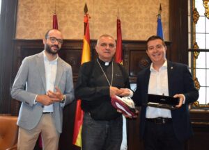 El nuevo obispo de Albacete, Ángel Román Idígoras, se reúne con la Diputación