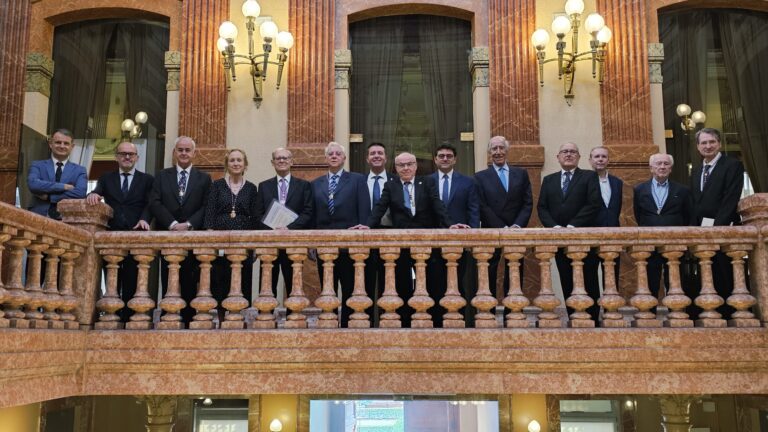 Enrique Moreno González distinguido como Académico de Honor por la Real Academia de Medicina de Castilla-La Mancha en ceremonia realizada en Albacete