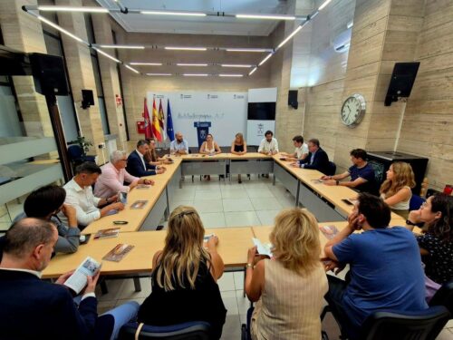 Hoteles y alojamientos de Albacete recibirán gratis la nueva guía turística de sus principales recursos y monumentos