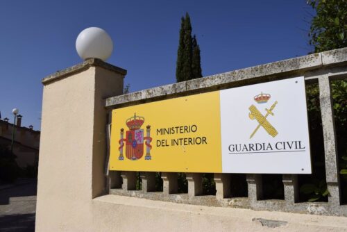 La Guardia Civil de Albacete investiga a tres personas y busca a otras cinco por estafas en Internet