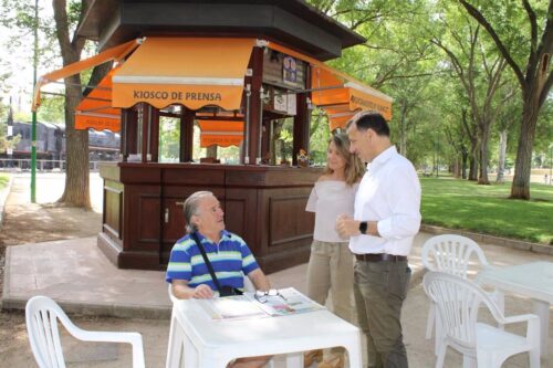 Los kioscos de prensa en ocho parques de Albacete invitan a leer al aire libre