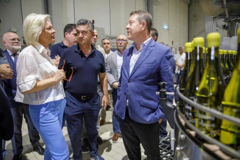 García-Page inaugura las nuevas instalaciones del Grupo García Pérez en Casas Ibáñez