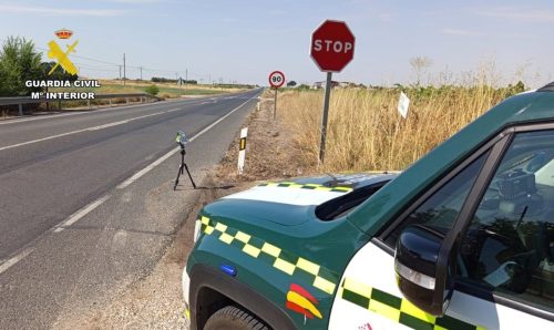 Investigado por circular a 222 km/h en una carretera limitada a 90 km/h en Casas Ibáñez