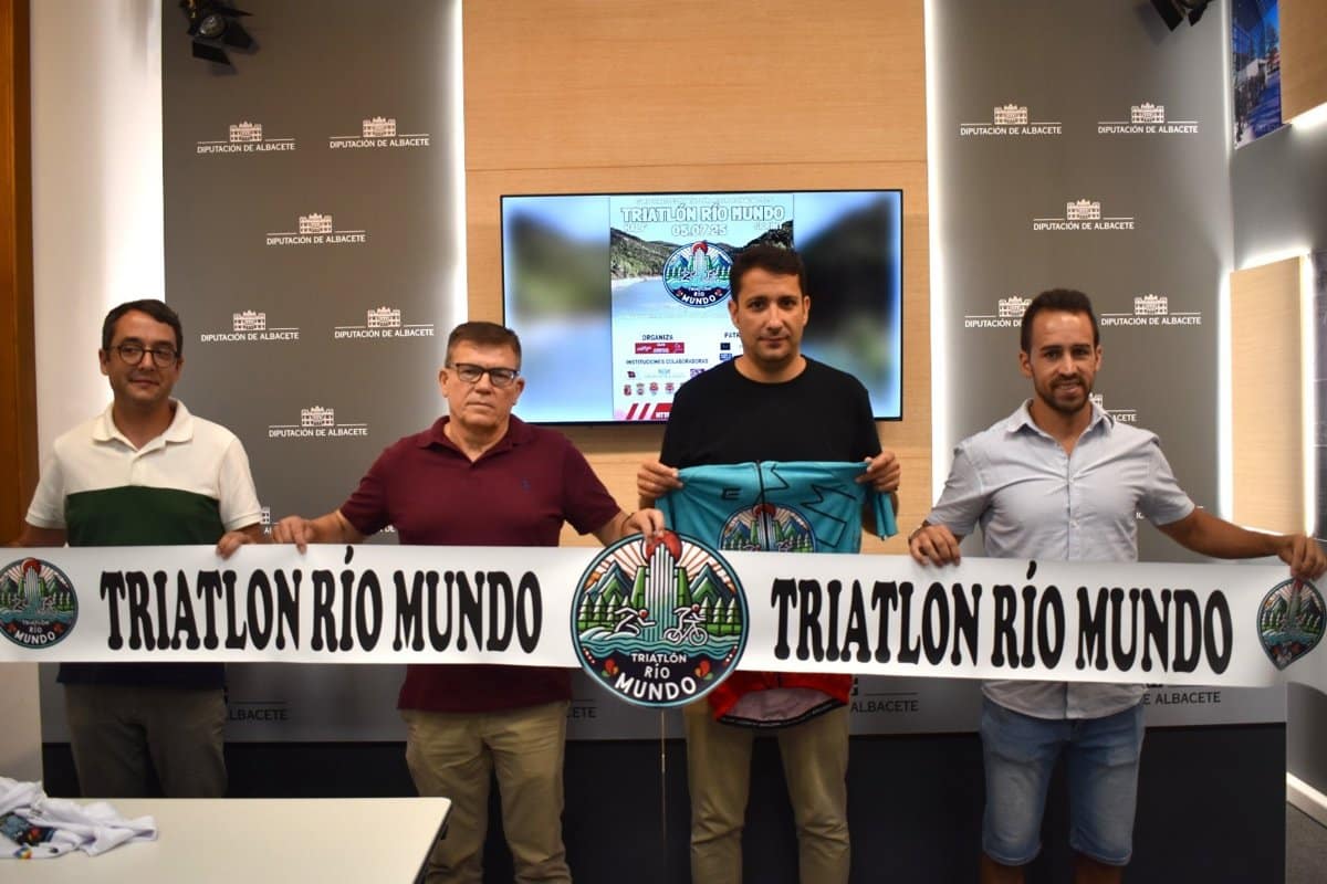 La Sierra de Alcaraz acoge el I Triatlón Río Mundo, «el más largo y duro» de Castilla-La Mancha