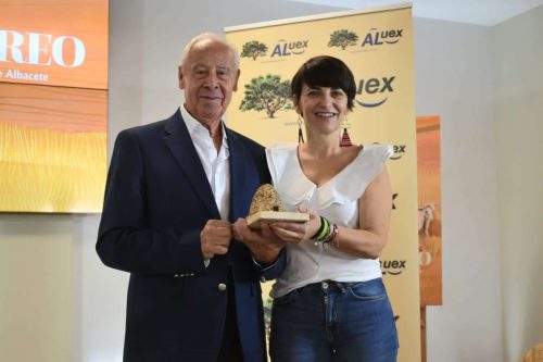 ALUEX despliega más de 50 propuestas en su programación 2025/2026 con el lema “Nuestro compromiso social” en el stand de la Diputación durante la Feria