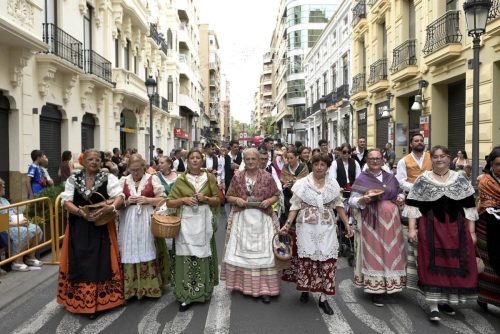 Albacete vive momentos de emoción con la cabalgata y la apertura de la Puerta de Hierros en su Feria