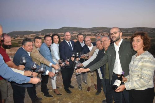 Cabañero celebra la unión de tradición e innovación en el nuevo vino ‘Alquería de La Graja’ de Higueruela, una apuesta por el valor añadido