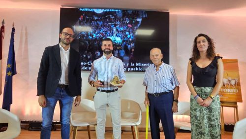 Carcelén presenta en el stand de la Diputación su legado de pastoreo, la emblemática ‘Carrera de los Montones’ y la investigación arqueológica de las cuevas de Pepe Roque