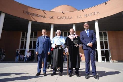 Castilla-La Mancha celebra el inicio del curso en la UCLM, destacando su expansión y consolidación en un mundo cada vez más globalizado.