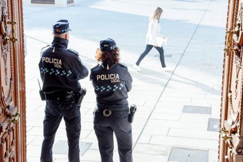 El DOCM publica el listado de aspirantes a las plazas de policía local en C-LM