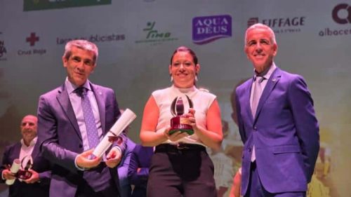 El Gobierno de Castilla-La Mancha recibe el premio FECAM 2025 por su apoyo al deporte inclusivo y la integración social.