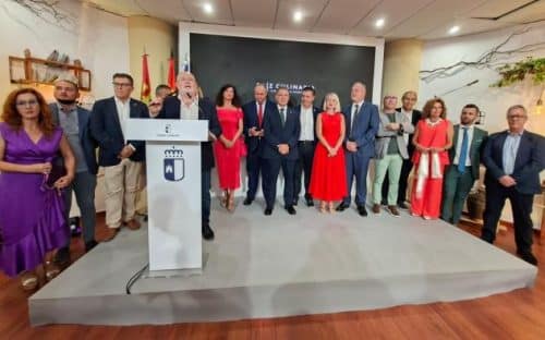 El stand de la Junta en la Feria resalta el turismo gastronómico y las raíces culturales de la provincia.