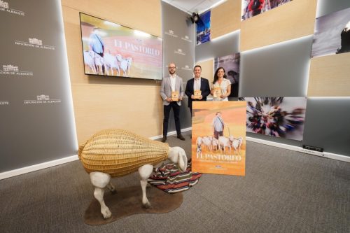 Homenaje al Origen Ganadero y la Identidad del Pastoreo en la Feria de Albacete en el Stand de la Diputación