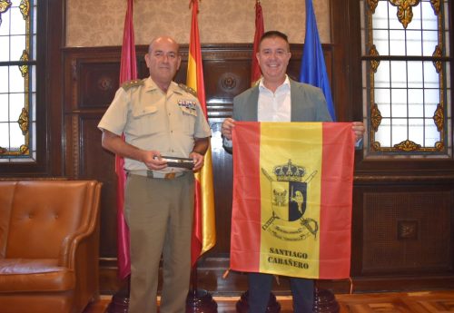 La Diputación de Albacete da la bienvenida y muestra su apoyo al nuevo coronel jefe del CENAD
