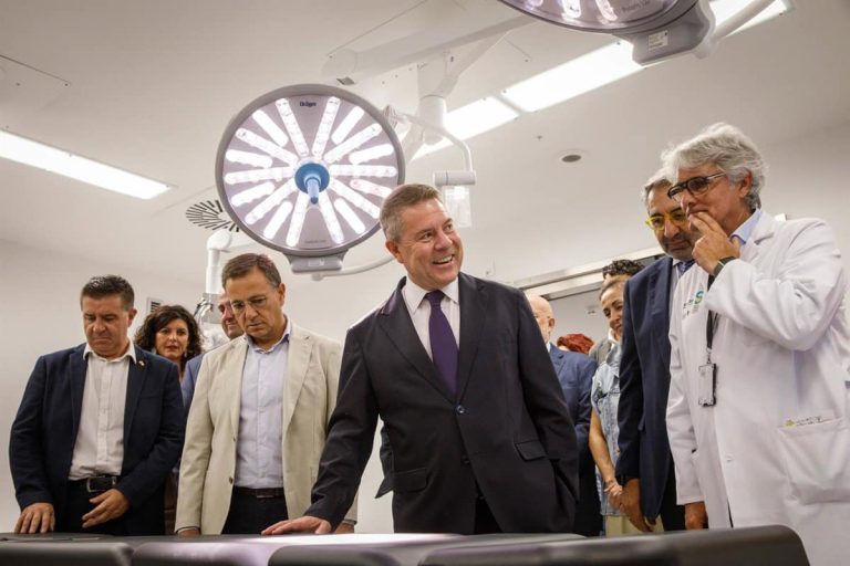 Los Reyes inaugurarán el hospital de Albacete: «Colocarán la placa cuando se termine»