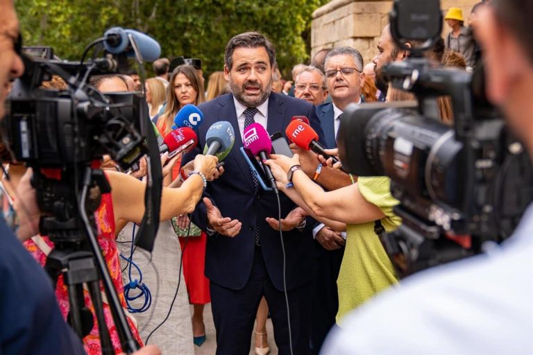 Núñez denuncia que hay colegios en C-LM «apuntalados» y «sin las condiciones adecuadas» al inicio del curso escolar