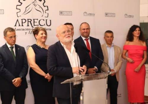 Ruiz Santos reafirma el apoyo de la Junta al sector cuchillero de Albacete con una subvención directa de 15.000 euros