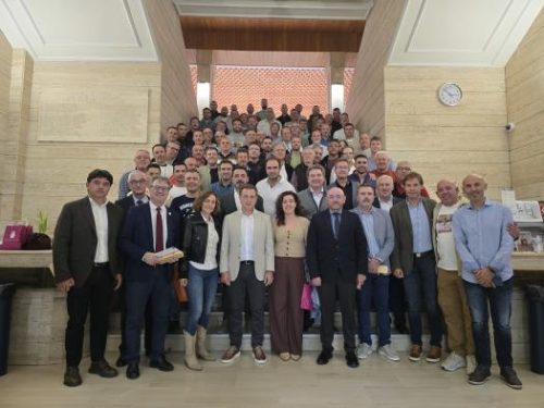 El Gobierno de Castilla-La Mancha renueva su apoyo y compromiso con la Policía Local, reconociendo su valiosa labor en beneficio de la ciudadanía.