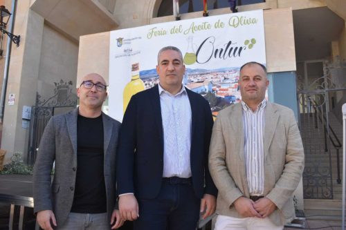 La Diputación de Albacete y la JCCM destacan la expansión y calidad del producto en la Feria del Aceite de Ontur como pilar económico, cultural e identitario
