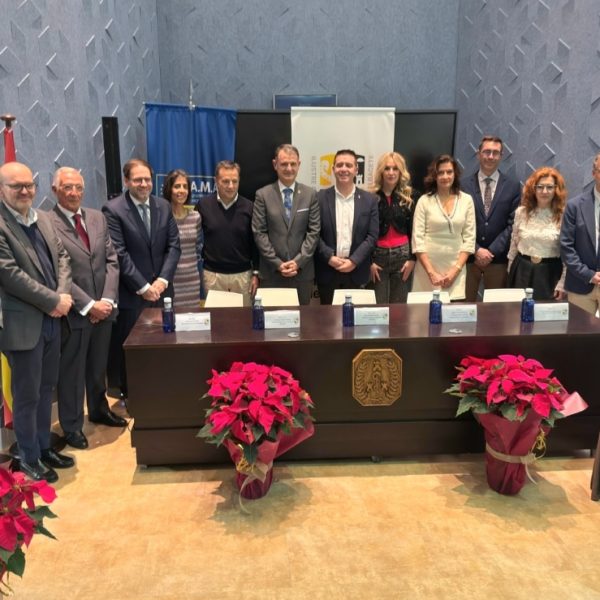 Cabañero Enfatiza la Relevancia de ‘Cuidar al Cuidador’ en la Investidura de la Nueva Junta Directiva del Ilustre Colegio Oficial de Médicos de Albacete