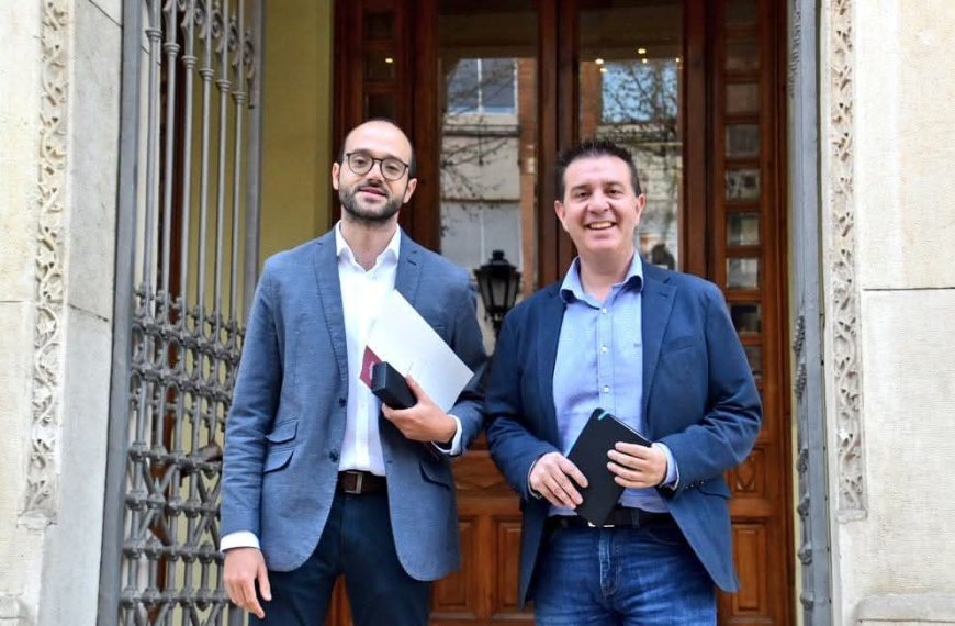 Cabañero brinda apoyo a los municipios con un préstamo de más de 15.000 sillas y casi 2.000 mesas plegables para fortalecer eventos locales