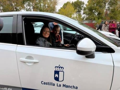 Castilla-La Mancha mejora la atención social con 24 nuevos vehículos híbridos para impulsar la movilidad en el territorio