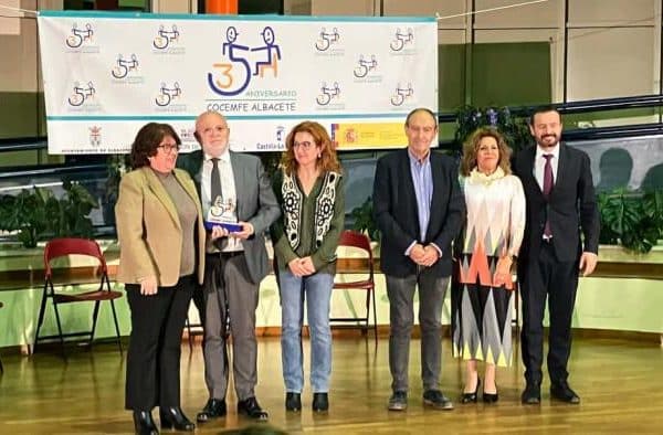 El Gobierno de Castilla-La Mancha, reconocido por COCEMFE Albacete por su apoyo a la inclusión y a la diversidad social