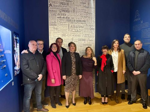 La Diputación apoya al Concurso Regional de Cuchillería con la donación de 18 obras galardonadas al Museo Municipal en su 44ª Edición