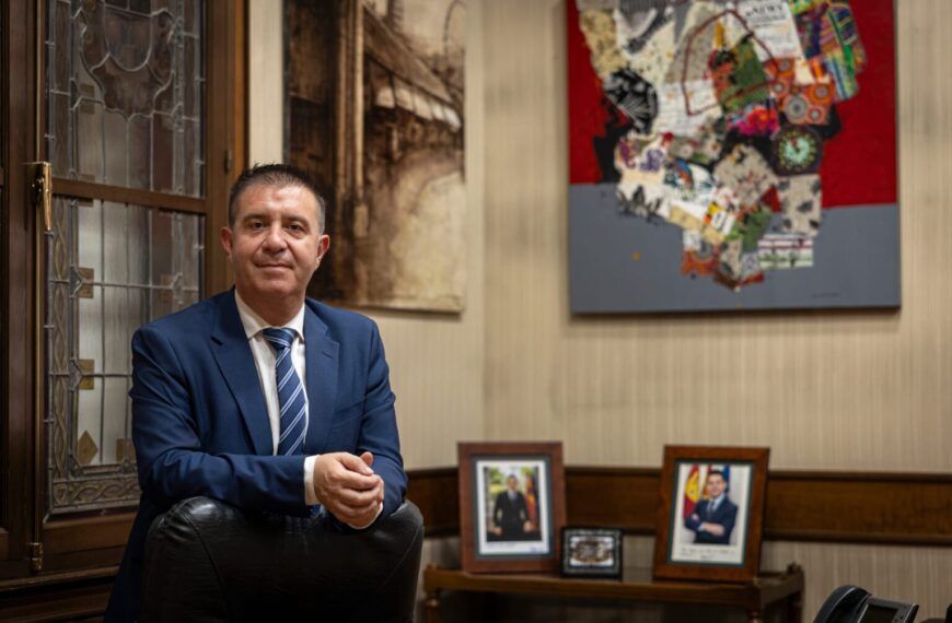 Cabañero Acoge con Satisfacción la Decisión del Presidente del Gobierno para que Ayuntamientos y Diputaciones Inviertan Remanentes en Proyectos Financieramente Sostenibles