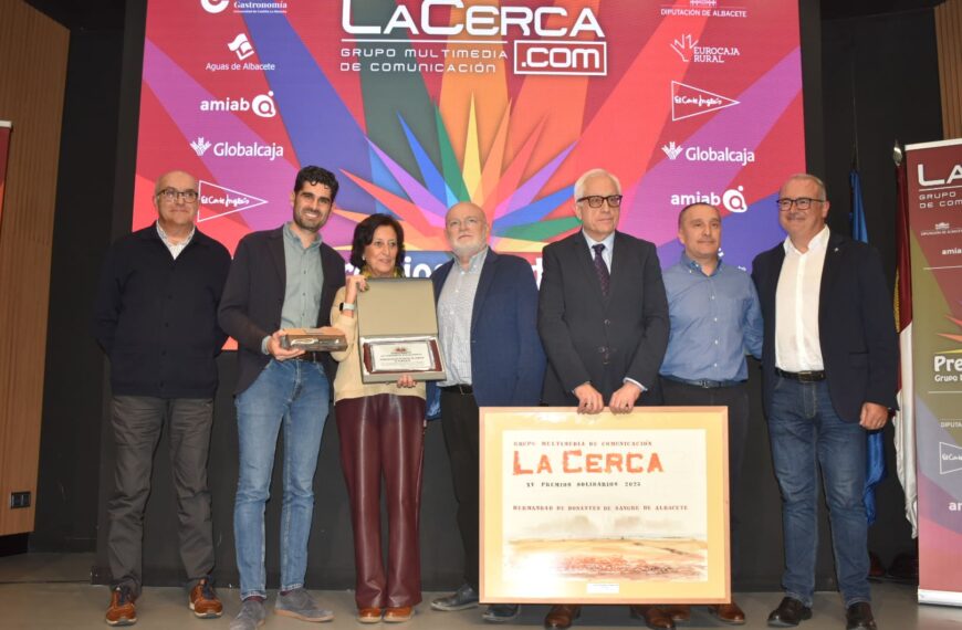 González felicita y agradece a galardonados en los XV Premios Solidarios de La Cerca por su aporte al Estado del Bienestar