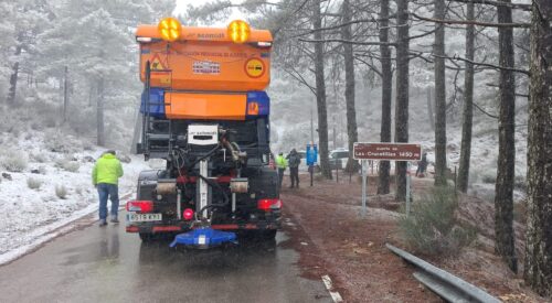 La Diputación de Albacete aumenta la capacidad del operativo de vialidad invernal frente al inminente temporal de nieve