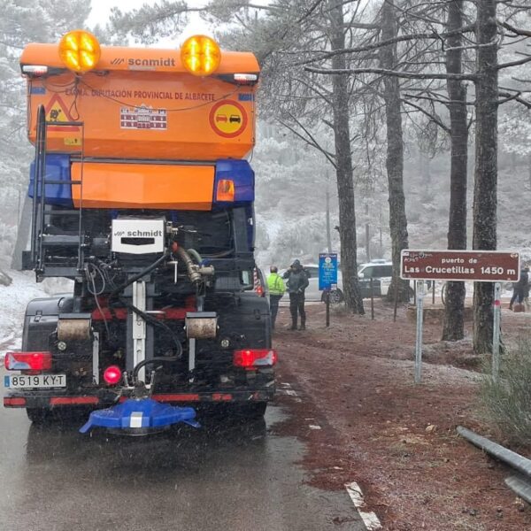 La Diputación de Albacete aumenta la capacidad del operativo de vialidad invernal frente al inminente temporal de nieve