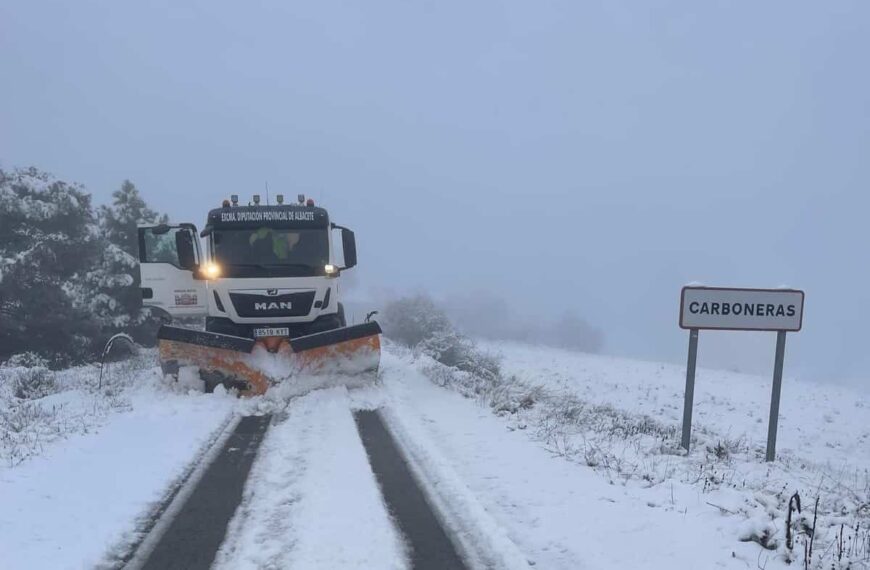 La Diputación de Albacete intensifica las labores de vialidad invernal en respuesta a las recientes nevadas en la sierra