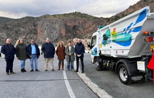 Nueva adquisición de camión de residuos en Albacete: Asegurada la recogida en Aýna, Bogarra y Paterna del Madera gracias a la financiación de la Diputación