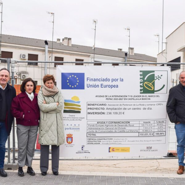 Mancha Júcar-Centro materializa el primer pago de la ayuda Leader para el futuro Centro de Día especializado en enfermedades neurológicas avanzadas de La Roda