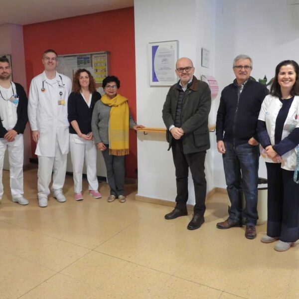 La prestigiosa Profesora e Investigadora Peruana Zoila Leiton Visita la Residencia San Vicente de Paúl para Estudiar Modelos de Cuidado