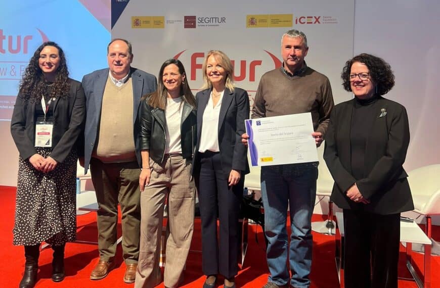 La Sierra del Segura recibe en FITUR el reconocimiento como Destino SICTED Novel por su apuesta por la calidad turística