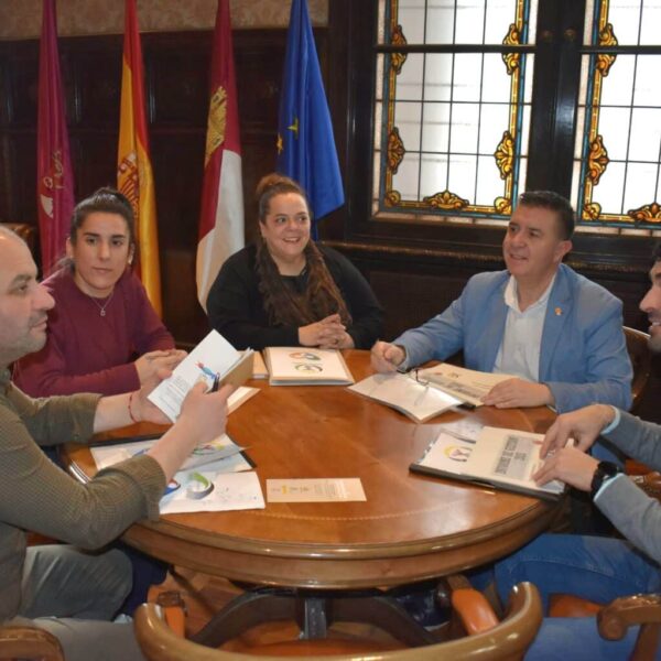 Cabañero Destaca la Labor de la Asociación ‘Entre Todos’ por el Progreso Rural y la Inclusión Social y Laboral en la Sierra del Segura